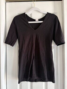 2 womens tees